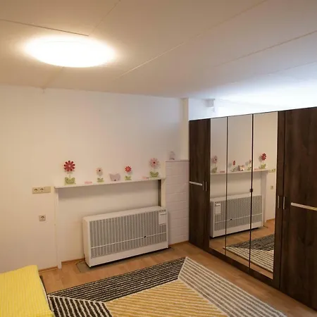 Neu Sanierte Ferienwohnung *im Erdgeschoss Zentralgelegen* Lejlighed